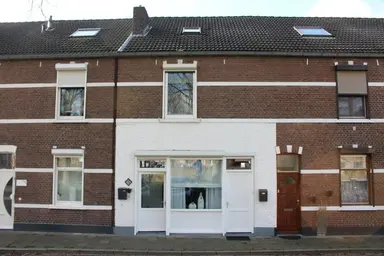 75m2 maison à louer pour 1750€/mois à Voedingskanaalweg, Maastricht
