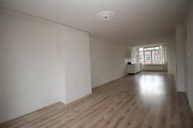 80m2 Appartement à louer pour 1240€/mois à Apeldoornselaan, The Hague