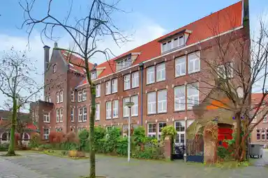 105m2 Appartement à louer pour 2950€/mois à Hagedoornplein 28, Amsterdam