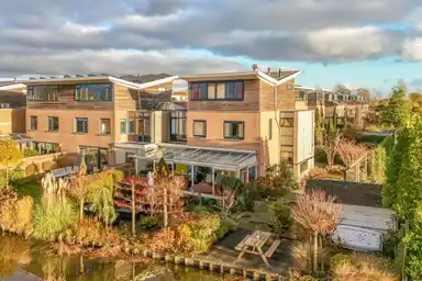 245m2 house to rent for 3650€/month in Linge 65, Nieuwerkerk aan den IJssel