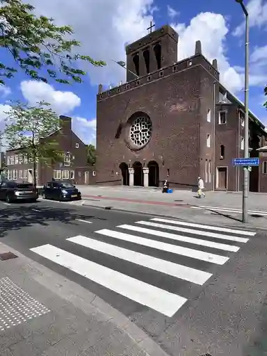 117μ² Διαμέρισμα προς ενοικίαση για 2250€/μήνα σε Burgemeester Baumannlaan 177A, Rotterdam