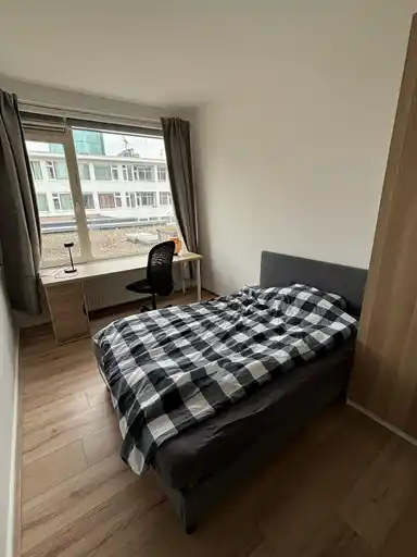 87m2 apartment to rent for 975€/month in Grotekerkplein, Rotterdam