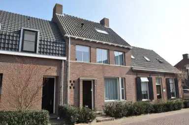 160m2 huis te huur voor 1950€/maand in Doctor van Wamelstraat 7, Oirschot