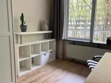 14m2 Kamer te huur voor 650€/maand in Volendamlaan, The Hague
