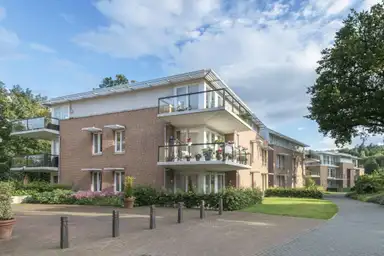 136m2 flat to rent for 3731€/month in Naarderstraat 81, Laren