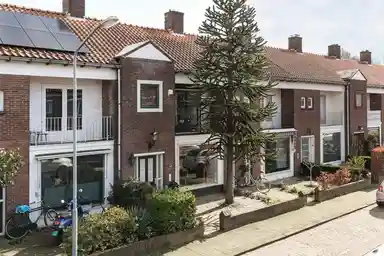 155m2 huis te huur voor 2150€/maand in Jadestraat 9, Breda