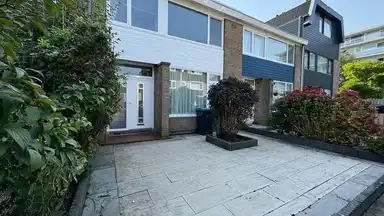 120m2 house to rent for 3475€/month in Maarten Lutherweg, Amstelveen