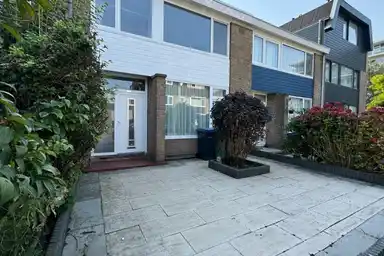 120μ² μονοκατοικία προς ενοικίαση για 3475€/μήνα σε Maarten Lutherweg 210, Amstelveen