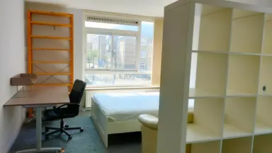 25m2 Chambre à louer pour 875€/mois à Stuwstraat, The Hague