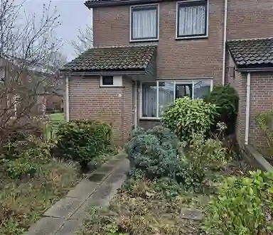 100m2 huis te huur voor 847.9€/maand in Olieakkerstraat 12, Heteren