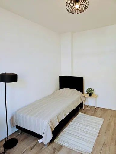 12m2 room to rent for 895€/month in Strevelsweg, Rotterdam
