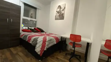 24m2 Chambre à louer pour 328€/mois à Hoekse Hillweg, Rotterdam