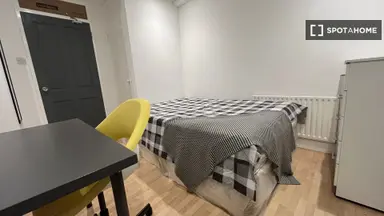 153m2 Chambre à louer pour 1100€/mois à Minerva Parking, Amsterdam