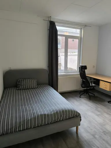 100m2 Haus zur Miete für 970€/Monat in Generaal van Hamsingel, Breda