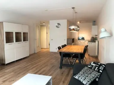 100m2 Appartement à louer pour 3250€/mois à Loosduinenstraat, Amsterdam