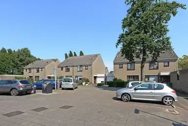 138m2 house to rent for 1750€/month in Cauberg 22, Alphen aan den Rijn