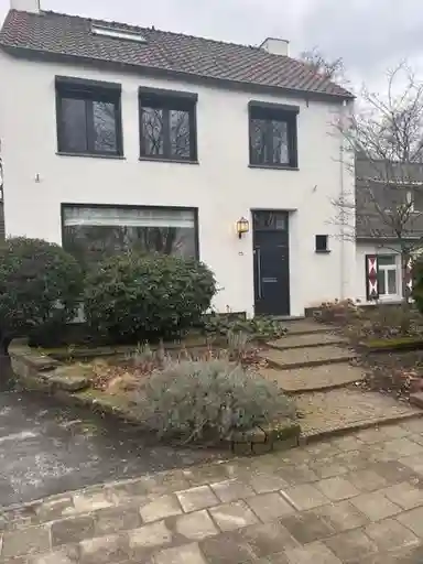 155m2 maison à louer pour 2250€/mois à Lage Kanaaldijk, Maastricht