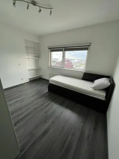 100m2 Appartamento in affitto per 1450€/mese a Beursplein, Rotterdam