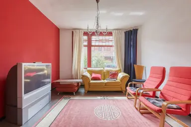 100m2 room to rent for 738€/month in Van Vlotenstraat, The Hague