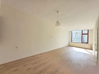 72m2 Appartement à louer pour 1400€/mois à Soetendaalseweg, Rotterdam