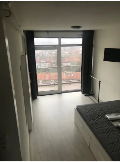 15m2 Camera in affitto per 700€/mese a Burgemeester De Vlugtlaan, Amsterdam