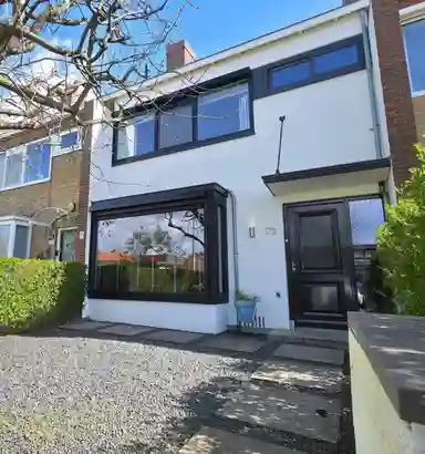 117m2 house to rent for 2495€/month in Meidoornsingel 172, Rotterdam