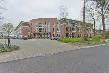 93m2 flat to rent for 1230€/month in Bloemendalsweg, Colmschate