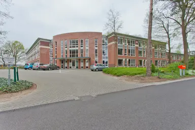 93m2 apartment to rent for 1230€/month in Bloemendalsweg 11F-17, Colmschate