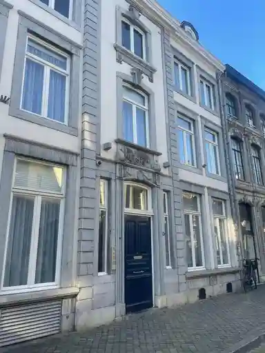 72m2 Appartement à louer pour 1600€/mois à Kleine Gracht 32D-01, Maastricht