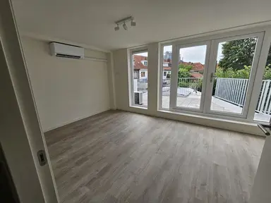 61m2 Appartement à louer pour 1675€/mois à Pastoor van Arslaan, Eindhoven