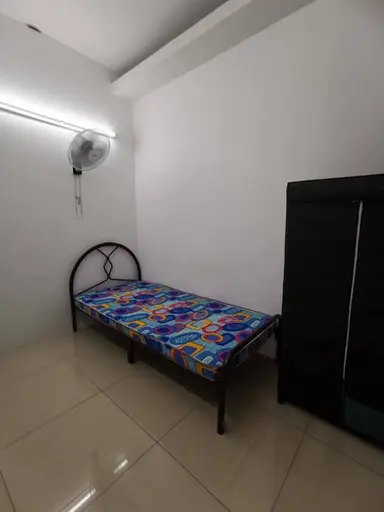 11m2 apartment to rent for 280€/month in Korte Poten, The Hague