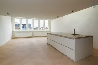 167m2 Appartamento in affitto per 3200€/mese a Warmoesstraat, Amsterdam
