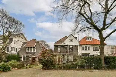 192m2 Casa in affitto per 3750€/mese a Meeuwenlaan, Amsterdam