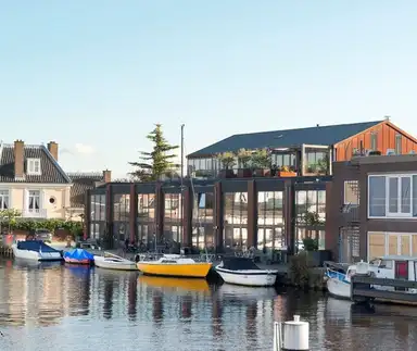 120m2 apartment to rent for 2995€/month in Zijlsingel, Leiden