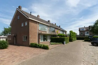 153m2 maison à louer pour 1600€/mois à Westerkim, Prinsenbeek