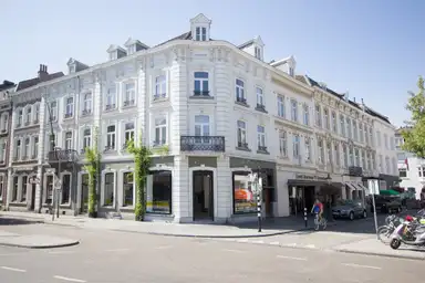 0m2 Appartement à louer pour 2000€/mois à Stationsstraat 37B-02, Maastricht