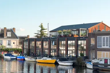 120m2 apartment to rent for 140€/month in Zijlsingel 1F, Leiden