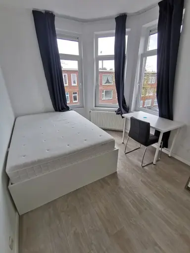 15m2 room to rent for 500€/month in Linnaeusstraat, The Hague