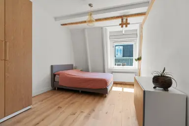 135m2 Chambre à louer pour 1600€/mois à Tolstraat, Amsterdam