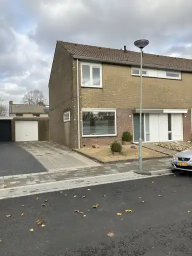 77m2 house te huur voor 900€/maand in Burg Jasparstraat 25, Elsloo