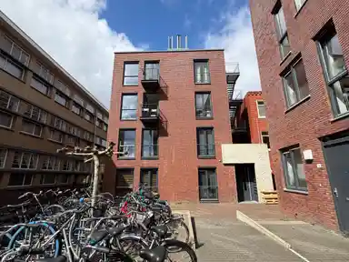 36m2 studio à louer pour 930€/mois à Lissabonstraat, Groningen