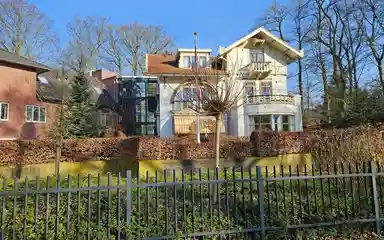 125m2 apartment to rent for 2300€/month in Kon. Wilhelminalaan