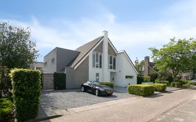 212m2 house to rent for 3000€/month in Henegouwen, Steenbergen