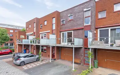 166m2 house to rent for 2750€/month in Cassiopeiadreef, Alphen aan den Rijn