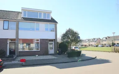 145m2 house to rent for 2250€/month in Diepenbrockstraat, Vught