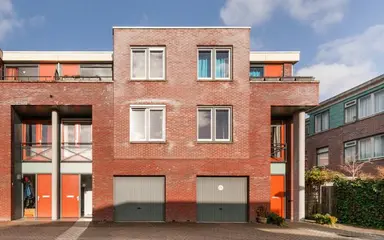 155m2 house to rent for 3395€/month in Salawatihof, Utrecht