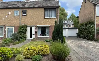 100m2 house to rent for 1750€/month in Glazeniersdreef, Maastricht