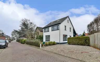 137m2 house to rent for 2295€/month in Beatrixlaan 2, Kaag