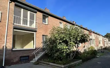 149m2 house to rent for 1420€/month in Menuetstraat 24, Maastricht