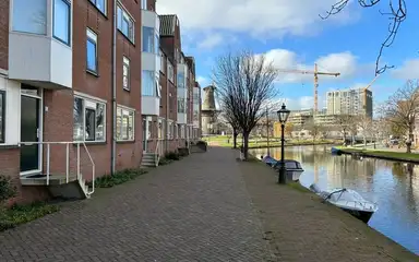 80m2 apartment to rent for 2495€/month in Marepoortkade, Leiden